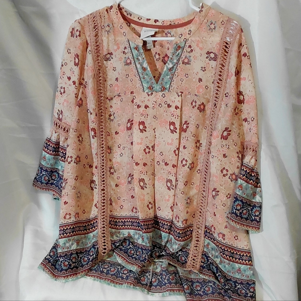 Knox Rose Peach Floral Tunic with Blue Trim - Picture 2 of 13